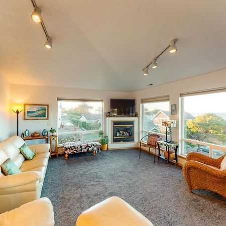 Js Beach House Lincoln City Exterior photo